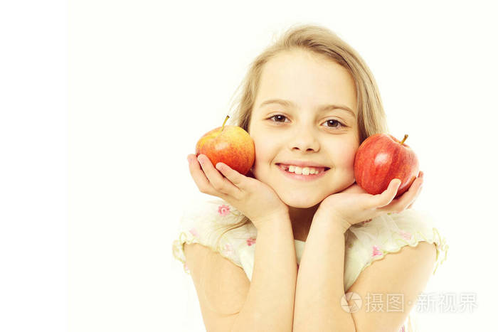 可爱快乐的小女孩白底红苹果