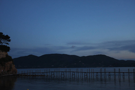 夏天，海洋或海洋，夜晚，田园诗般的概念