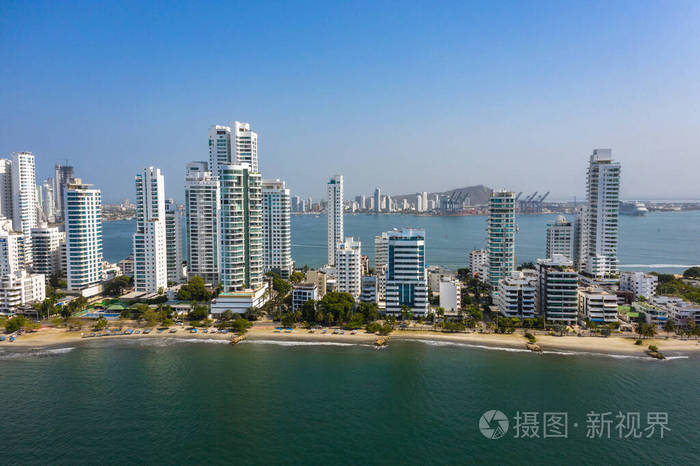 从哥伦比亚卡塔赫纳著名的卡斯蒂尔格兰德区鸟瞰港口