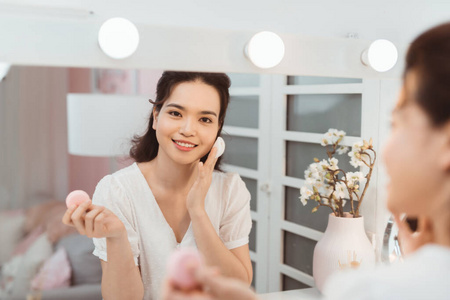 成人 美丽的 照顾 软的 中国人 化妆 移除 皮肤 衬垫