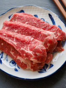 脂肪 肉片 产品 牛排 烧烤 牛肉 烹饪 桌子 牛肉排骨