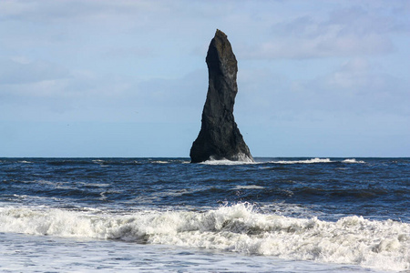 玄武质岩石在大西洋中。经久不衰的人物隐喻