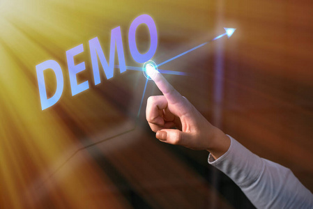 文字文字演示.展示产品技术和能力的商业概念公开会议.照片