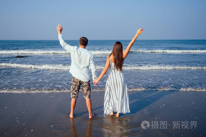 夫妻图片恩爱海边图片