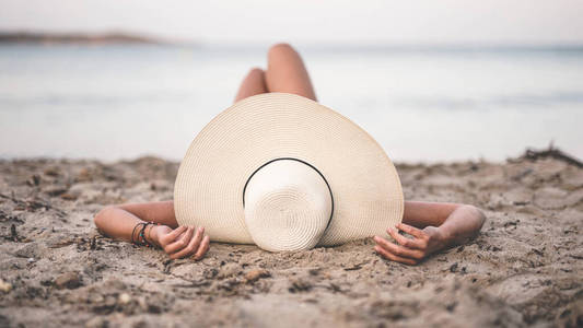 自然 海洋 肖像 女孩 海滩 太阳 天空 假日 夏天 假期