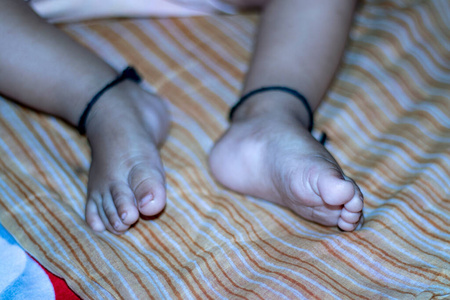 幸福 皮肤 出生 起源 母亲 女人 安全 宝贝 脚趾 女孩