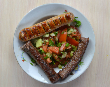 盘子 美食家 烤的 油炸 番茄 餐厅 牛排 沙拉 蔬菜 烧烤