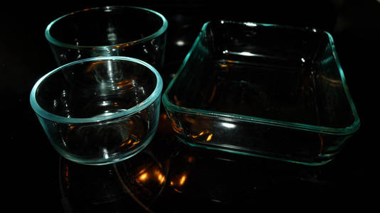 空的 玻璃 透明的 盘子 餐厅 玻璃器皿 餐具 烹饪 厨房