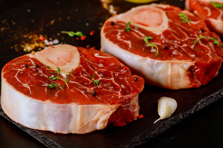 胡椒粉 生的 餐厅 烧烤 小牛肉 烹饪 百里香 意大利语