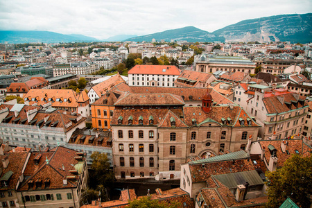 日内瓦，瑞士从圣彼得斯大教堂塔上看到的城市屋顶