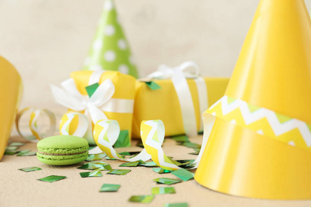 庆祝 祝贺 帽子 快乐 聚会 礼物 颜色 五彩纸屑 圆锥体