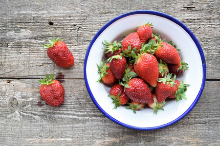 草莓 甜的 盘子 水果 浆果 甜点 饮食 食物 美味的 夏天