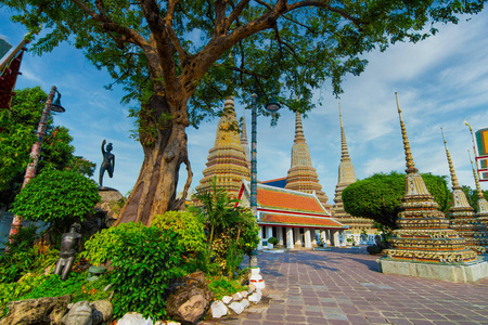 美丽的 寺庙 雕塑 泰国 佛塔 暹罗 宝塔 瓦特 泰语 外部