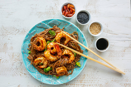 日本人 美食家 面条 美味的 老虎 荞麦面 油炸 海鲜 晚餐