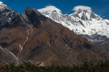 跋涉 秋天 昆戎 自然 小山 假日 和谐 旅行 全景图 背包客