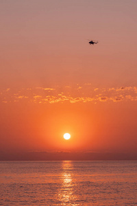 圆圈 自然 美丽的 天空 海洋 太阳 夏天 颜色 风景 阳光