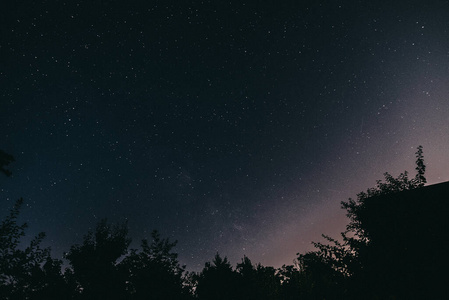 春天村里的夜空星空