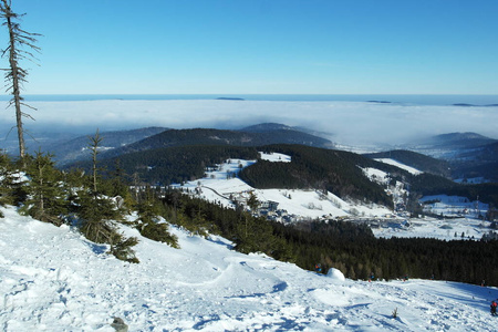 寒冷的 冬天 旅行 季节 太阳 天空 全景 风景 滑雪 阿尔卑斯山