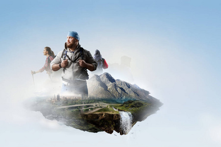 探索世界概念的年轻旅行者图片