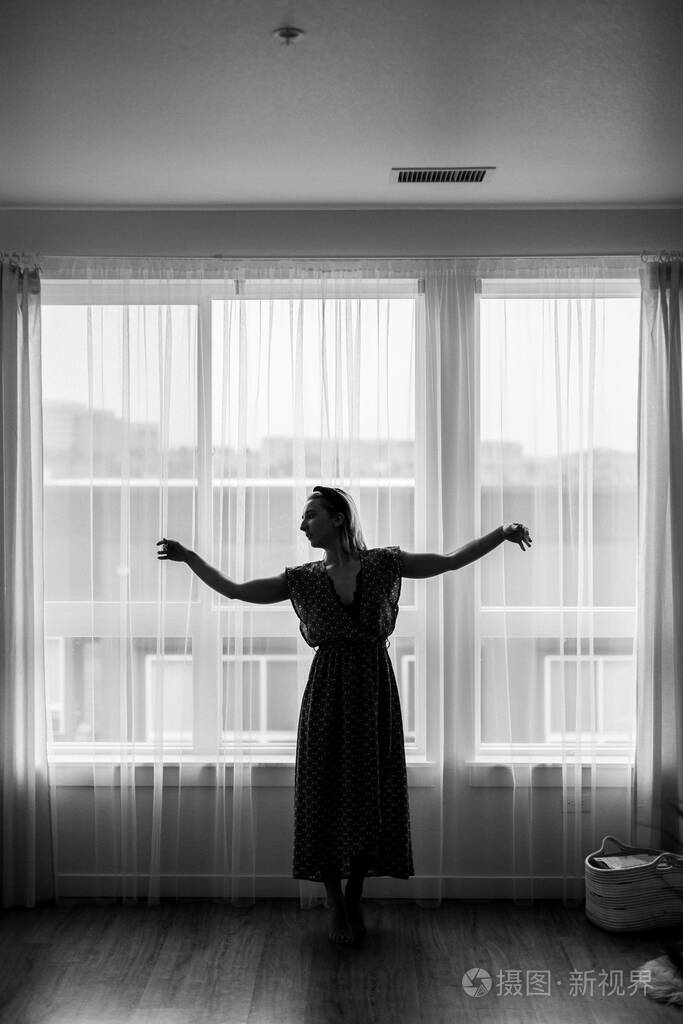 窗帘 姿势 芭蕾舞演员 移动 舞者 演播室 美女 窗口 跳舞