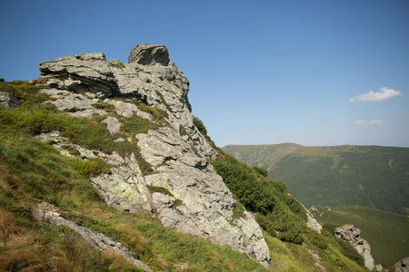 夏天 风景 自然 旅游业 小山 丘陵 森林 岩石 旅行 天空