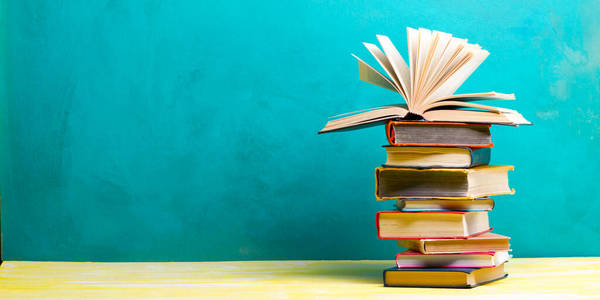 书籍堆放.回到学校.复制空间.教育背景.照片