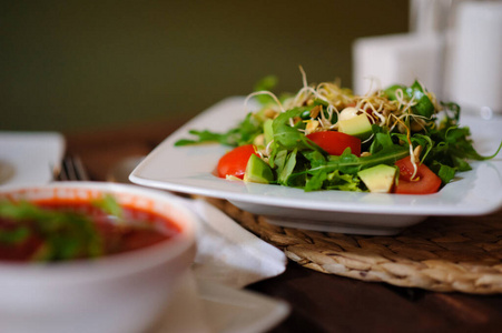 晚餐 健康 食物 黄瓜 芝麻菜 生菜 开胃菜 饮食 维生素