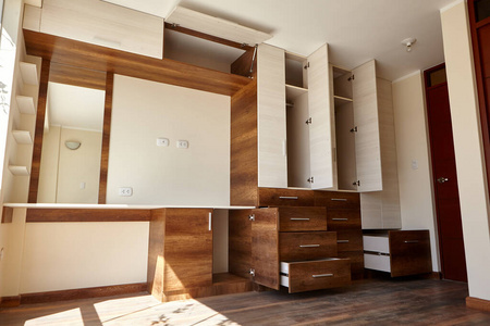 衣柜 空的 房子 架子 卧室 木材 橱柜 房间 地板 家具