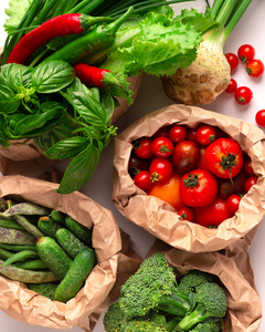 市场上新鲜蔬菜的健康营养图片