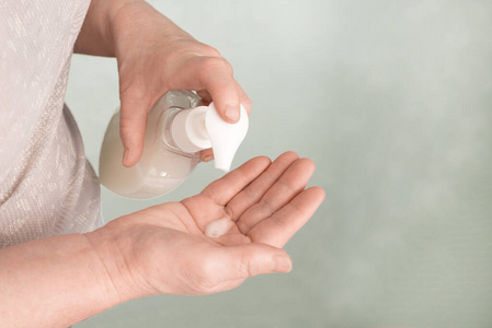 免洗消毒洗手液图片