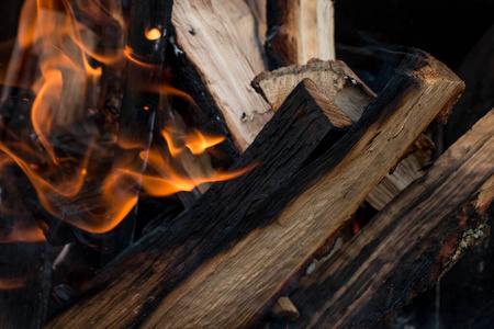 危险 发光 火焰 燃烧 易燃 木材 温暖的 灰烬 魔术 特写镜头