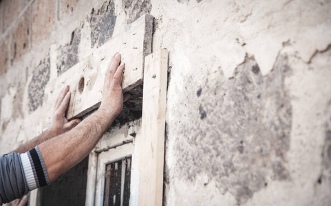 木板 房子 修理 建筑 木工 建设 窗口 木材 男人 改进