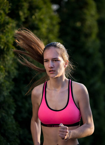 青少年 自然 外部 健康 训练 女人 公园 能量 森林 锻炼