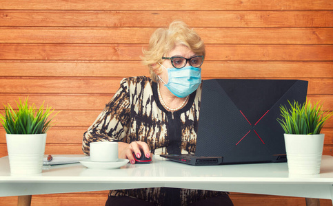 女人 技术 感染 病毒 商业 计算机 流感 呼吸系统 疾病