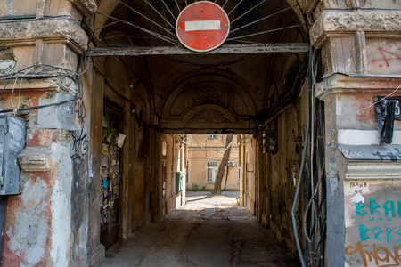 被遗弃的 木材 拱门 城市 建筑 古老的 建筑学 入口 房间