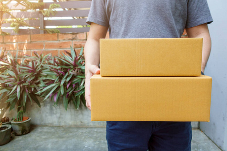 包装 运输 冠状病毒 送货员 商业 邮递员 工人 邮件 接收