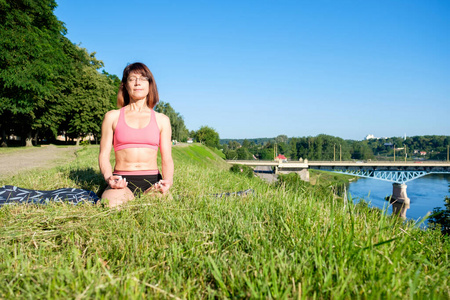 夏天 运动 姿势 早晨 健康 女人 瑜伽 能量 训练 锻炼