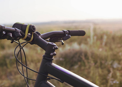 比赛 草坪 骑手 太阳 运动 车把 天空 自行车 冒险 极端