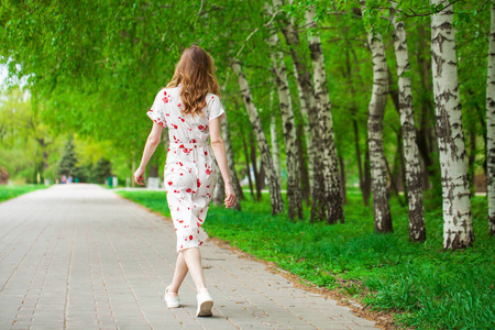 夏天 漂亮的 美女 成人 满的 离开 美丽的 领域 可爱的