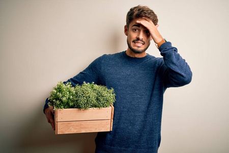 麻烦 成人 西班牙裔 园丁 男人 愤怒的 胡须 植物 惊喜