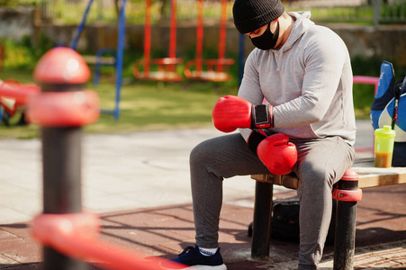 保护 流行病 新型冠状病毒 防毒面具 教练 拳击手 健身