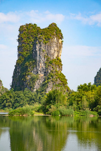 漂流 小山 山谷 地标 玉龙 地形 薄雾 旅行 竹子 观光