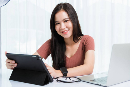 信息 工作 女人 技术 笔记本电脑 学习 网络 策略 商业