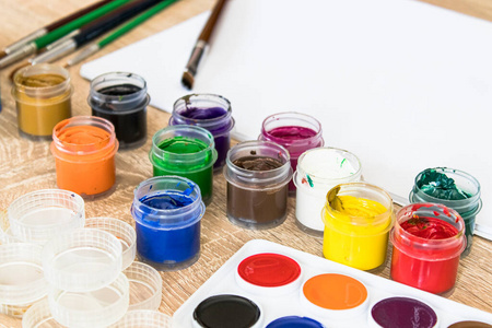 形象 颜色 纸张 教育 调色板 油漆 水桶 水彩 水粉 艺术