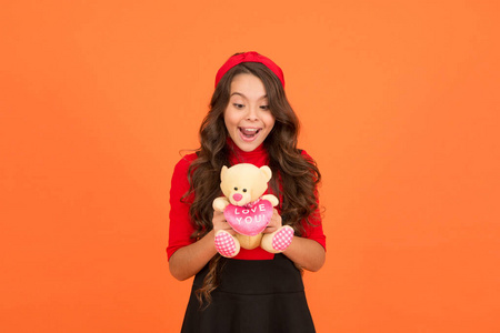 开心小女孩朋友图片