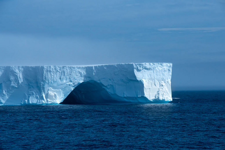 风景 冰山 洞穴 自然 南极洲 冰川 旅行 寒冷的 浮动