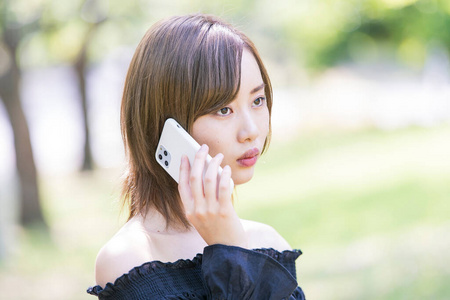 浪漫 漂亮的 年代 电话 日本人 聊天 美丽的 美女 女孩