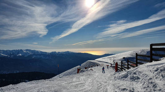 阿尔卑斯山 寒冷的 风景 滑雪 季节 旅游业 旅行 高的