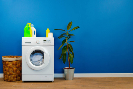 蓝色背景洗衣机