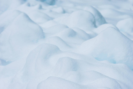 冰冷的 天空 下雪 降雪 一月 美丽的 十二月 小山 阴影